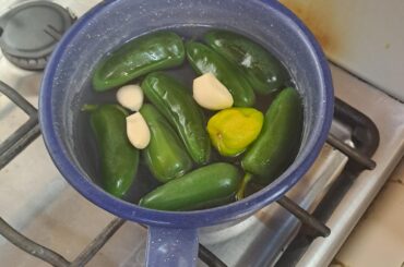 Creamy jalapeno salsa