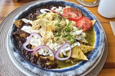 Chilaquiles divorciados in CDMX