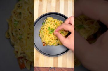 Must try this ‘CHILLI GARLIC MAGGIE’ #shorts