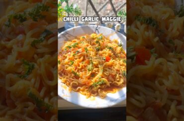 Chilli garlic maggi recipe 🤤❤️❤️...#shorts #snacks #chilligarlicnoodles #maggie #tasty #viralrecipe