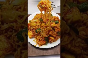 Viral Paneer Chilli Maggi | Quick Evening Snacks 😋 #food #recipe #viral #maggi #shortsfeed #shorts