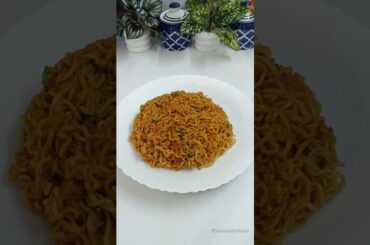 Viral Garlic Chilli Maggi #maggi #recipe #shorts #food #thecookingcottage