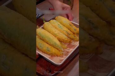 Crispy & Crunchy Hari Mirch Pakora | Spicy Stuffed Chili Fritters Recipe  #Shorts