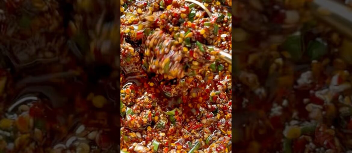 The Ultimate Homemade Garlic Chilli Oil Recipe 🌶️🔥#shorts #trending #youtubeshorts #spicydressing