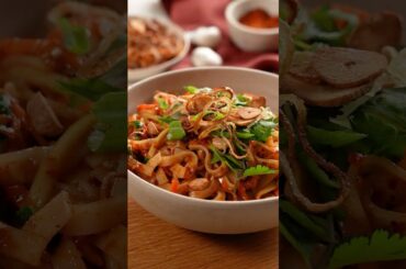 Spicy Garlic Chili Oil Veggie Noodles Recipe!
