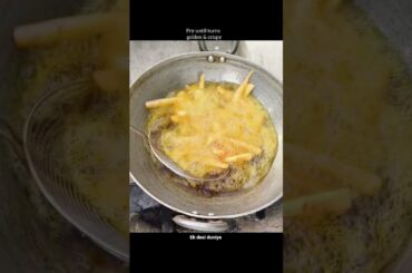 hone made Chilli potato recipe #tastyrecipes #chillipotatoes #spicey #ytshorts #ekdesiduniya #viral