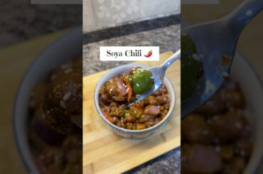 Soya chili recipe #viral #food #trending #youtubeshorts #soyachilli #shortsviral #viralvideo #yummy