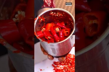 Make Chilli Flakes at Home | Homemade Chilli Flakes😍 #ytshorts #maayehkaisekarun