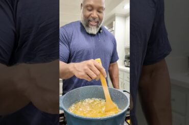 Helping my wife make chili oil… Maybe 🤷🏾‍♂️