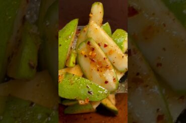 mango 🥭 with red chilli powder 😋😋 #easyrecipes #cookingshorts  #youtubeshorts