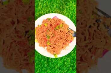 Spicy chilli garlic maggi#shorts​ #recipe​#maggi​#maggirecipe​ #trending​#viral​#shortsfeed​
