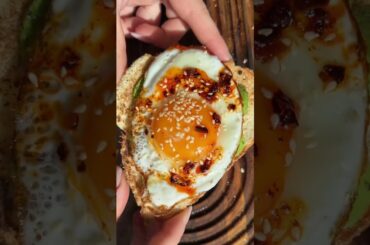 Chili Oil Eggs Avocado Toast🥑🍳