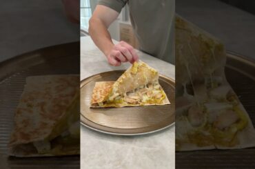 High Protein Spicy Chicken Fold!🔥 RECIPE IN DESCRIPTION #highproteinmeals #easyrecipe #healthymeals