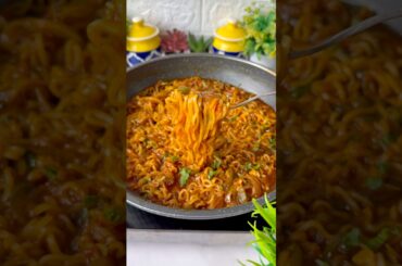 Spicy chilli garlic Maggi recipe #shorts #ytshorts #maggi #trendingrecipe #ytviral