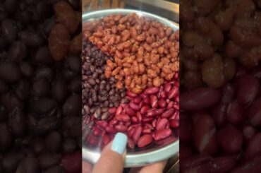 Loaded Chili with 4 Beans #chili #beans #avocado #mondaydinner #chilirecipes