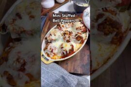 Stuffed Peppers Recipe! #pepper #peppers #stuffedpeppers #comfortfood #cookingshorts #dinnerideas