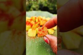 Fresh spicy Mango With Chilli Masala Pickle recipe 😋🥭🤤#mango #fruit #food #trending #pickle #shorts