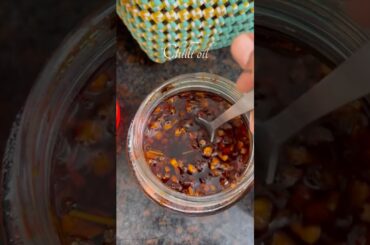 Homemade ‘Chilli Oil’🌶️ #easy #recipe #chillioil #chillies #shorts