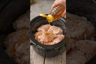 🍯🍗 Honey Garlic Slow Cooker Chicken Thighs (4 Ingredients)