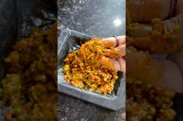 Kacchi Keri aur mirchi ka kuta #mangopickle #instantpickle #aamkaachar