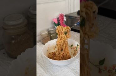 korean chilli oil maggie recipe 😋#shorts #food #recipe #youtubeshorts #trending #viral #subscribe
