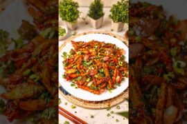 Crispy Chilli Potato Recipe 😍 Market Style Chilli Potato at Home | चिली पोटैटो कैसे बनाएं#ytshorts