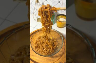 🍜🌶Chilli garlic maggi 🍜#shorts #midnightcravings #spicynoodles #shorts #spicyfood #noodles