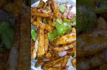 chilli potato banane ki recipe 🤤#shorts #vlogvideo #recipe #cooking @SimranmauryaVolg