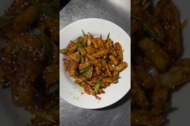 Restaurant Style Honey Chilli Potato 🥔 🍯 #shorts #chillipotato #food #recipe #viral #cooking