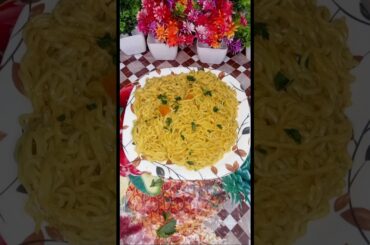 Spicy Chilli Garlic Maggi recipe🤤 #shorts#video #recipe#cooking #food#channel #Hunny & Eva's kitchen