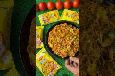 Chilli Garlic Egg Maggi Recipe #noodles #maggi #streetfood #cooking #viralvideo #shorts #food #cook