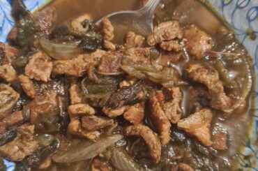 Caldillo de carne y chile pasado