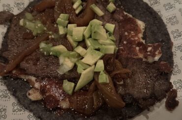 Taco de carne asada y queso