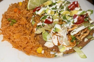 Tinga de pollo tostada y tomate Mexicano arroz