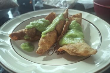 Molotes con guacamole