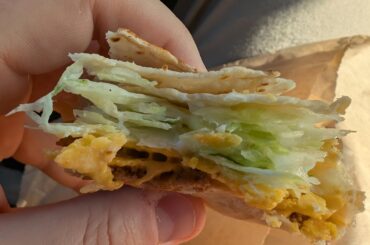 It's pretty fat but is only the lettuce supposed to be tripled or what