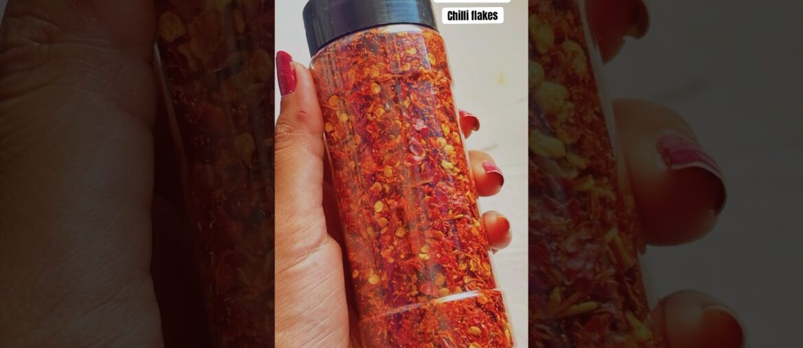 Homemade Red Chilli Flakes | Make it at Home #youtubeshorts #redchilli #chilliflakes #spices #easy