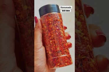 Homemade Red Chilli Flakes | Make it at Home #youtubeshorts #redchilli #chilliflakes #spices #easy