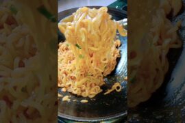 Chilli garlic Maggi #shorts #food #recipe #youtubeshorts #subscribe