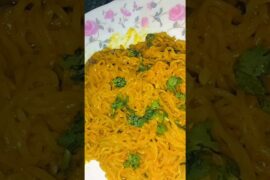 Chili Garlic Maggie Recipe 🍜🤤 #food #shorts #ytshorts #shortsfeed #maggi #maggirecipe