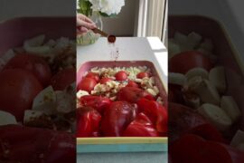 Red Pepper Soup 🍅🍲: https://glow-diaries.com/roasted-tomato-and-red-pepper-soup/