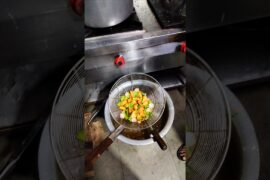 anda chilli recipe 😋 ek bar khao ugaliya chatte raha jaoge #food  #spicy #hotel