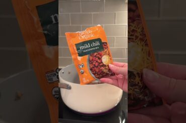 What’s better than chili & cornbread on a cold day? BEEF CHILI RECIPE - 1 lb ground beef - 1 onio...