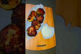 shimla mirch ka bharwa pakoda# recipe YouTube short video#viral  viral short #viral