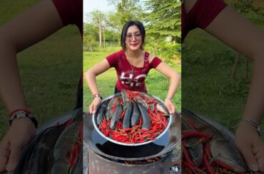 Cooking yummy deep fried fish and chili recipe