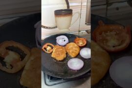 Viral Chilli Garlic Paneer Burger 🌶️🍔 | This burger deserves hype 🌶️ #food #viral #recipe #panner