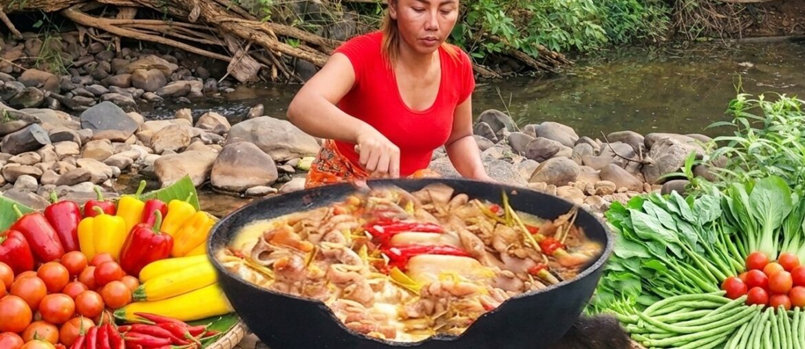 Survival Skills:Cooking Pork Intestine with Spicy Chili Recipe | Cooking & Eating Mukbang 🌶️🐷🔥