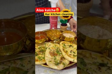 Kitchen ki Safai bhi, Aloo Kulche bhi 😍 | UrbanWipe ke Saath Easy Cleaning #aloo #kulcha #food