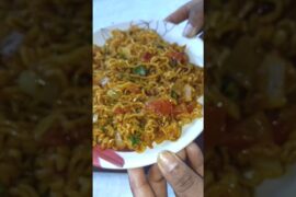 Spicy Chilli Garlic Tomato Maggi Recipe #shorts #recipe #cooking  #trending #viral #maggirecipe