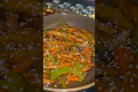 🌶️ Sattvik Chilli Potato😍Crispy, spicy aur bilkul street-style…#nooniongarlic #jaishreeram #shorts